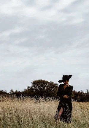 black-dress-minimalistic-style-scandinavian-style-velvet-dress-elegant-5-scandinavian-habits-that-will-make-your-life-healthier-and-happier