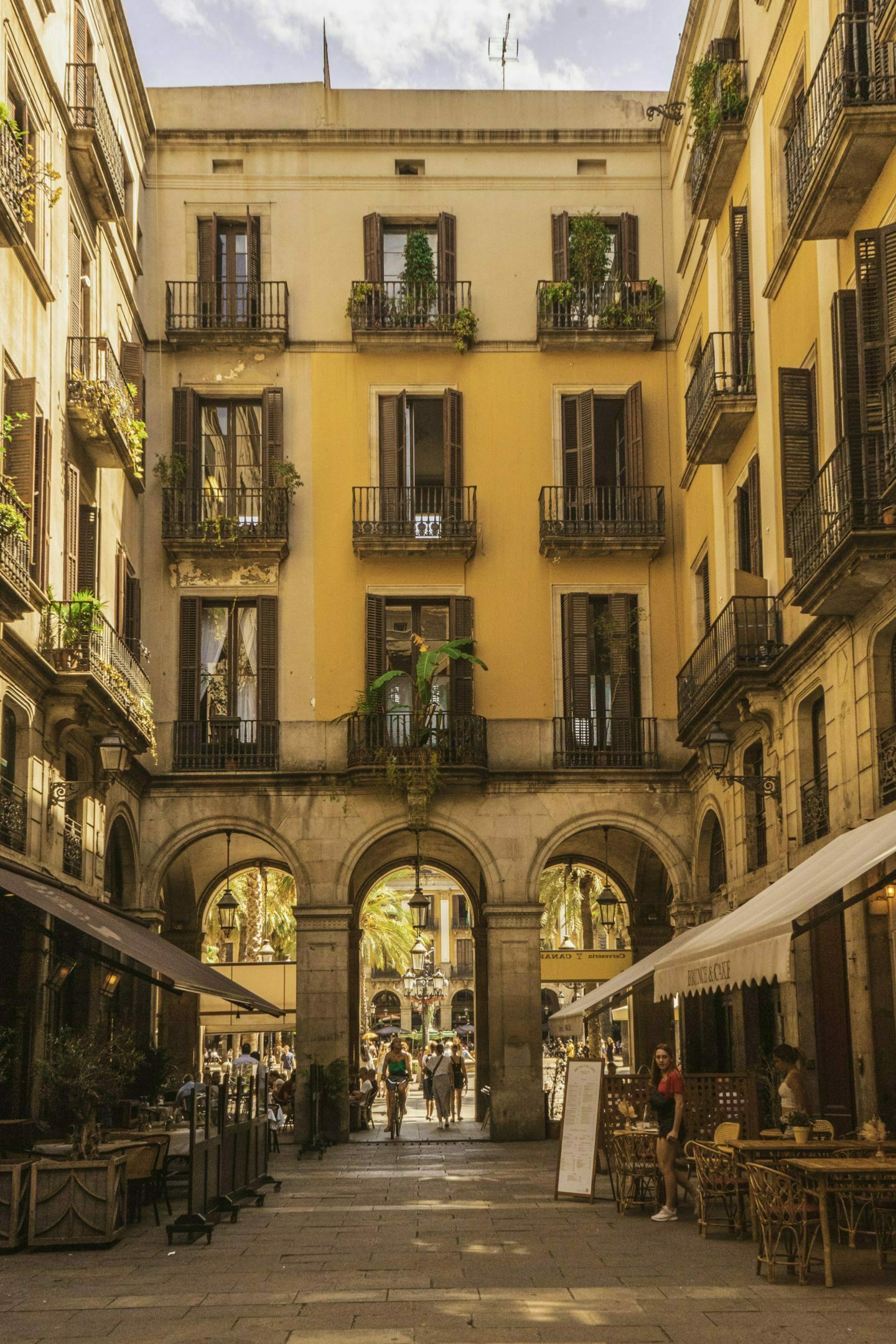 Photograph from Plaza Reial in Barcelona, arhitectural buildings in the Plaza Reial neighbourhood, Barcelona